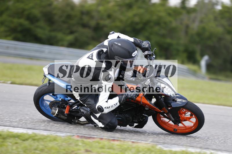 /Archiv-2024/29 12.06.2024 MOTO.CH Track Day ADR/Gruppe blau/8